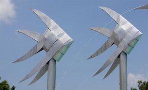 ‘Woven Fish’ by Brian Robinson – Cairns Esplanade Lagoon – Stainless Steel & Fibreglass"